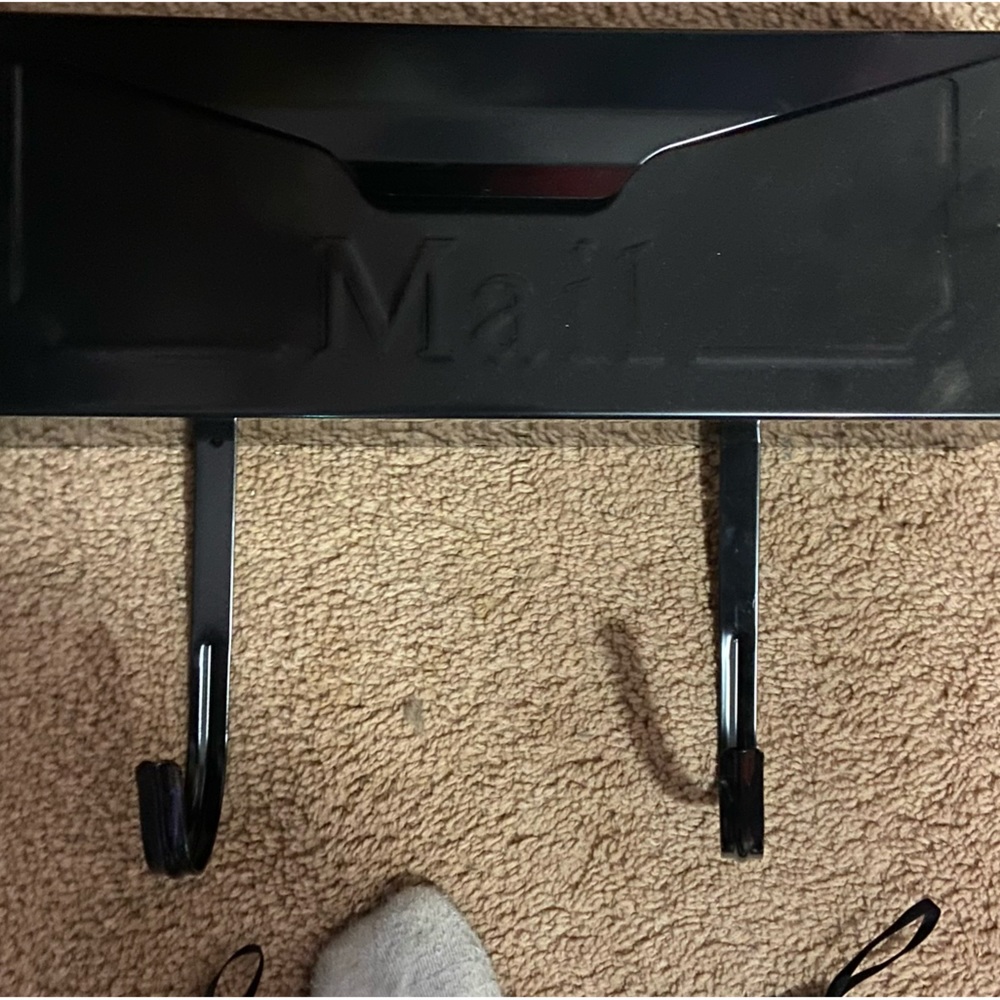 Hanging mail box